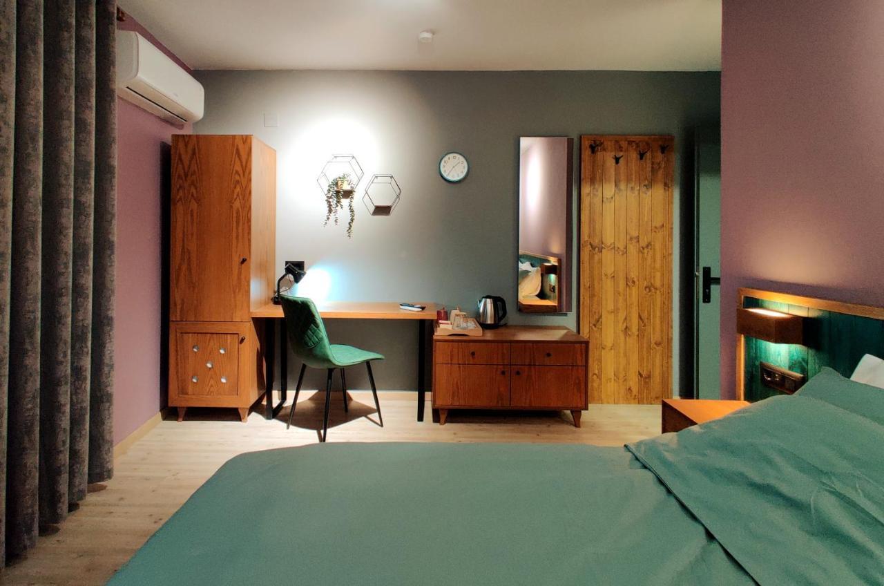 Piro'S Cozy Rooms - City Centre Корча Экстерьер фото