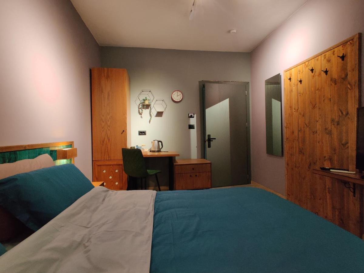 Piro'S Cozy Rooms - City Centre Корча Экстерьер фото