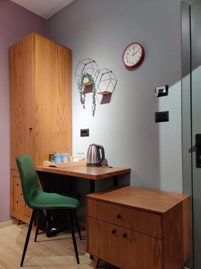Piro'S Cozy Rooms - City Centre Корча Экстерьер фото