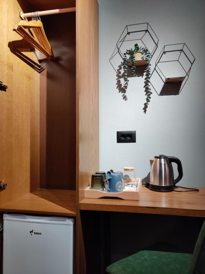 Piro'S Cozy Rooms - City Centre Корча Экстерьер фото